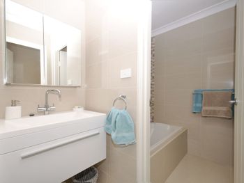 Nicholli Bay Parklands Unit 32 2 Gowrie Avenue - Accommodation Sydney 1