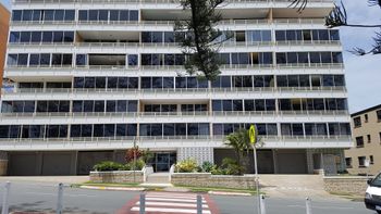Point Break 2 Bedroom Apartment - Sydney 4u 3