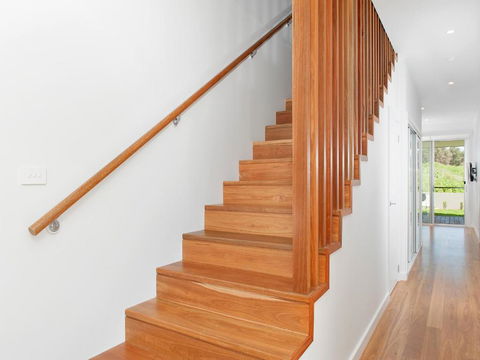 Ocean Views 41A Ocean Avenue - Accommodation Sydney 6