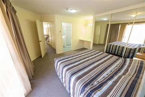 Peninsula Motor Inn Apartments - Accommodation Sydney 3