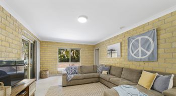 BEACHSIDE HIDEAWAY BONNY HILLS - Accommodation Sydney 5