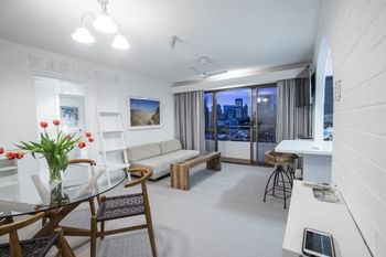 1 BR Park Breathtaking Sydney Skyline - Sydney 4u 0