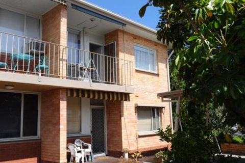Glenelg Holiday Apartments The Broadway - Accommodation Sydney 5