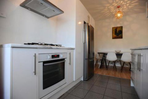 Glenelg Holiday Apartments The Broadway - Accommodation Sydney 4