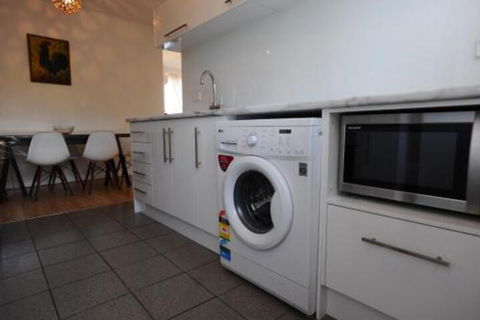 Glenelg Holiday Apartments The Broadway - Accommodation Sydney 6