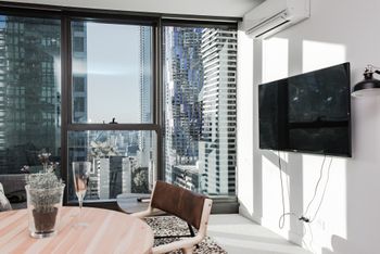 Zenith Melbourne Central - Sydney 4u 5