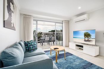 Cotton Tree Modern Apartment - Accommodation Sydney 0