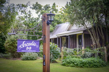 Arcadia Bed & Breakfast & Cottages - Accommodation Sydney 0