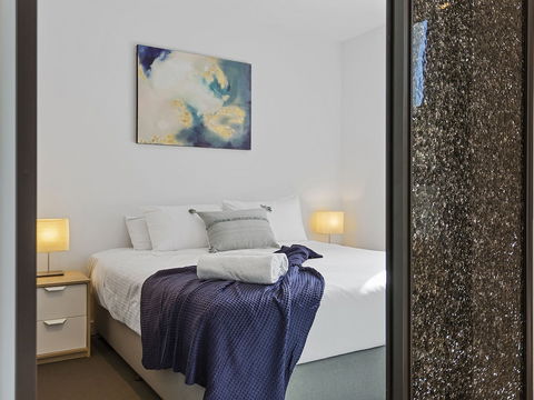 CHARLOTTE Manhatten Building Near Spencer St. & Southern Cross Station - Sydney 4u 1