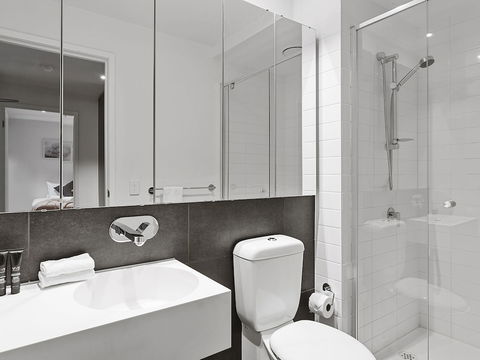 CHARLOTTE Manhatten Building Near Spencer St. & Southern Cross Station - Sydney 4u 3