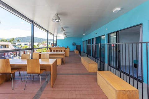 Airlie Sun & Sand Accommodation 6 - Sydney 4u 3