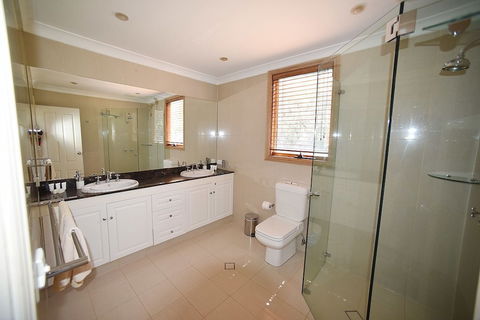 Thredbo 1380 - Sydney 4u 5