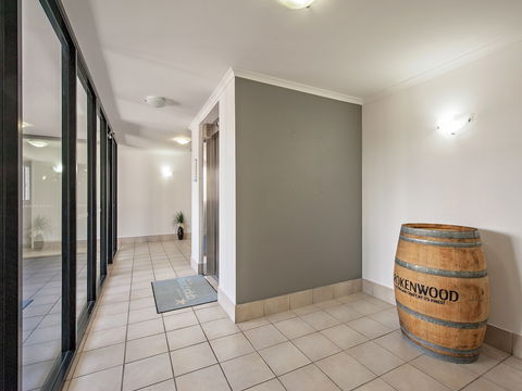 Shoal Bay Beachclub Apartments - Accommodation Sydney 0