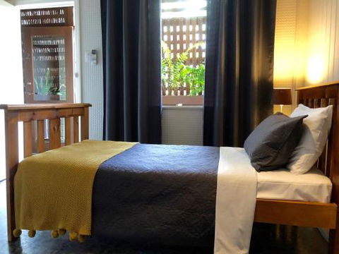 Five 3 Five - The Beachside Barracks - Sydney 4u 3