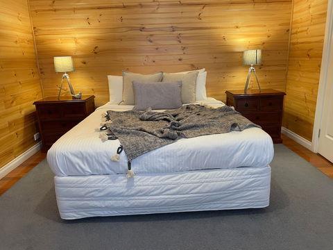 Dunes - Elegant Beach Villa With Huge Swim Spa - Accommodation Sydney 3