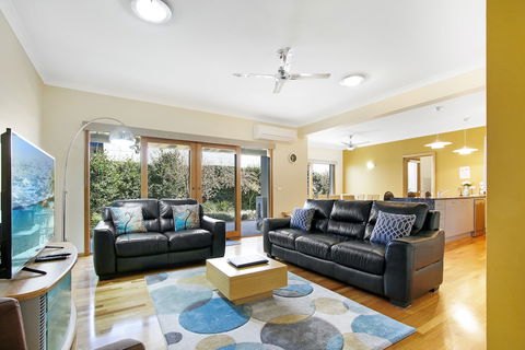 Apartments On Church - Unit 7 - Accommodation Sydney 4