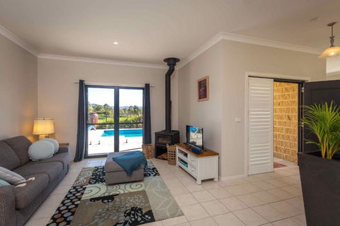 Mandalay Villas - Villa 2 - Sydney 4u 2