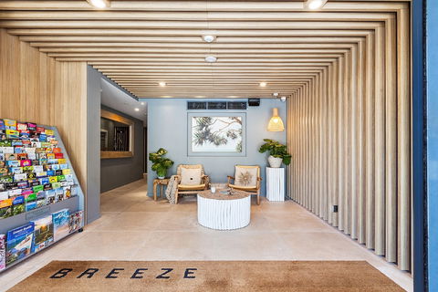 Breeze Mooloolaba - Sydney 4u 1