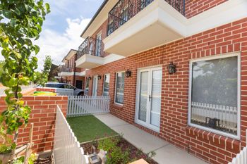 Brand New Townhouse - Sydney 4u 0