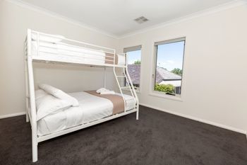 Brand New Townhouse - Sydney 4u 2