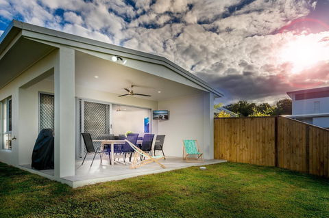 Blue Lagoon Villa B - Accommodation Sydney 1