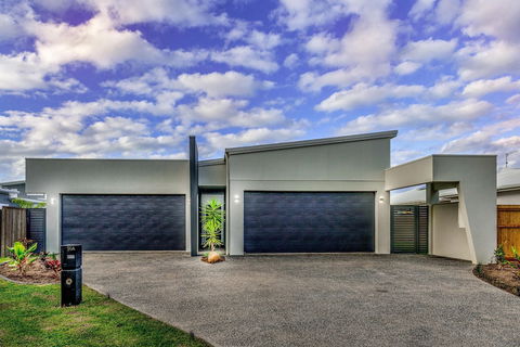 Blue Lagoon Villa B - Accommodation Sydney 0