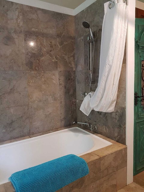 1 Bedroom Home Surrounded By Nature - Accommodation Sydney 5
