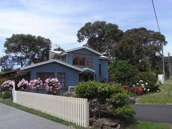 Anchlia Waterfront Cottage - Sydney 4u 0