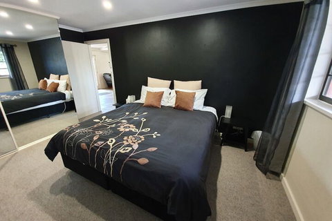 Under The Vines - Accommodation Sydney 2