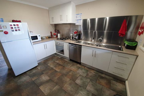 Under The Vines - Accommodation Sydney 7