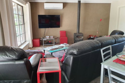 Under The Vines - Accommodation Sydney 5