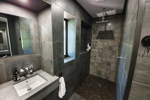 Under The Vines - Accommodation Sydney 4