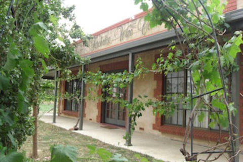 Under The Vines - Accommodation Sydney 0