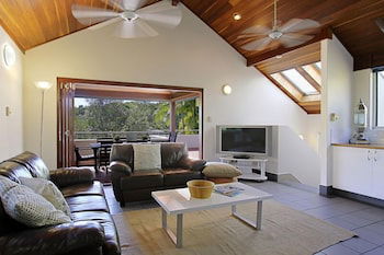 A PERFECT STAY - Clarkes Beach Villa - Accommodation Sydney 0