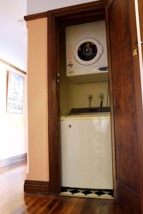 Apartments Downtown - Accommodation Sydney 1