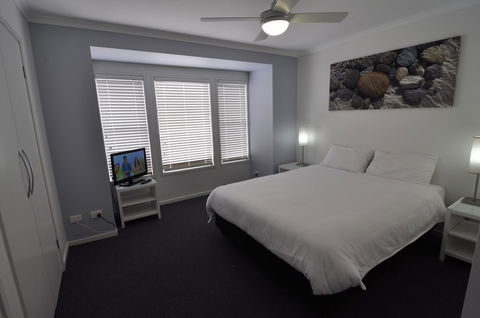Bluedock Apartments - Accommodation Sydney 3