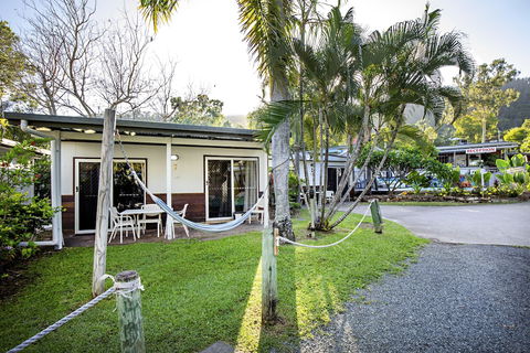 Bush Village Holiday Cabins - Sydney 4u 3