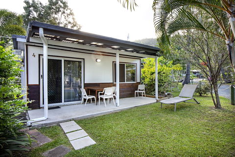 Bush Village Holiday Cabins - Sydney 4u 5