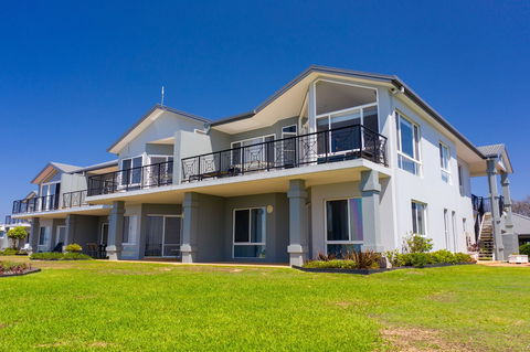 Meridian Beachside Apartments - Sydney 4u 0