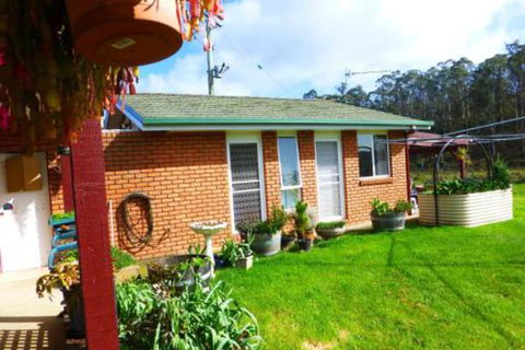 Quamby Pines Chalet - Accommodation Sydney 3