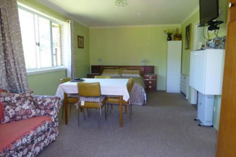 Quamby Pines Chalet - Accommodation Sydney 7