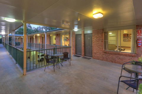 Bent Street Motor Inn - Sydney 4u 5