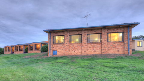 Jacaranda Motor Lodge - Sydney 4u 2