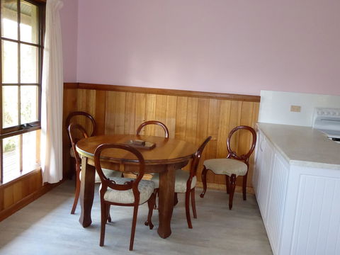 Platypus Park Country Retreat - Sydney 4u 5
