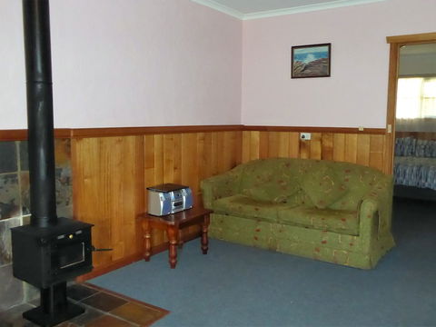 Platypus Park Country Retreat - Sydney 4u 4