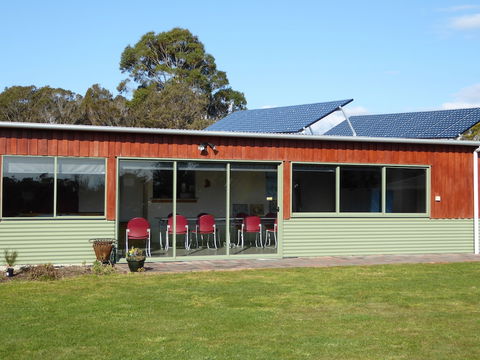 Platypus Park Country Retreat - Sydney 4u 1