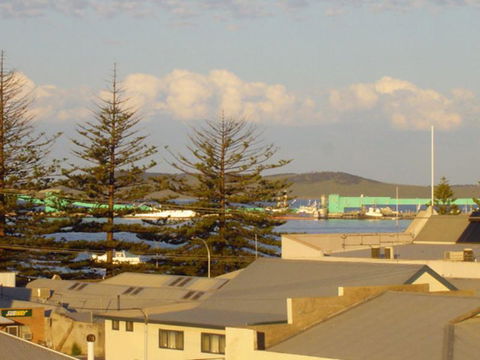 Port Lincoln Holiday Apartments - Sydney 4u 3