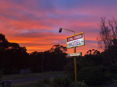 Coal Creek Motel - Sydney 4u 0