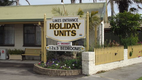 Lakes Entrance Holiday Units - Sydney 4u 3