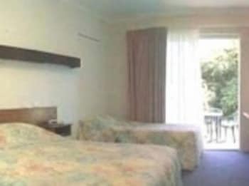 Corlette Palms Motor Inn - Accommodation Sydney 1